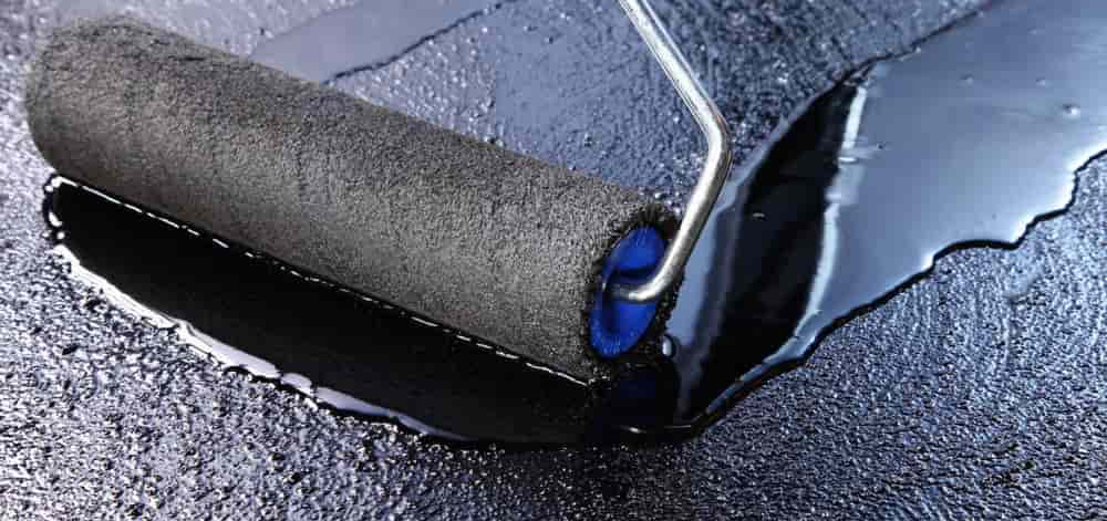 Painting wet wood with bitumen paint