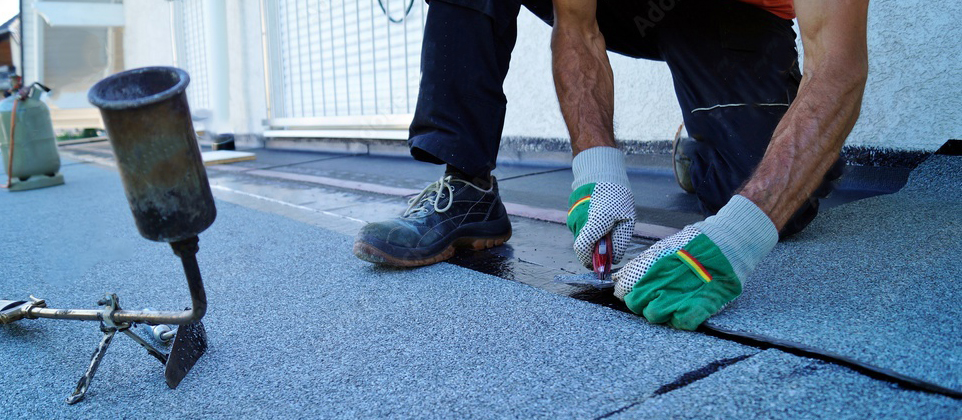 Use of asphalt in road repair